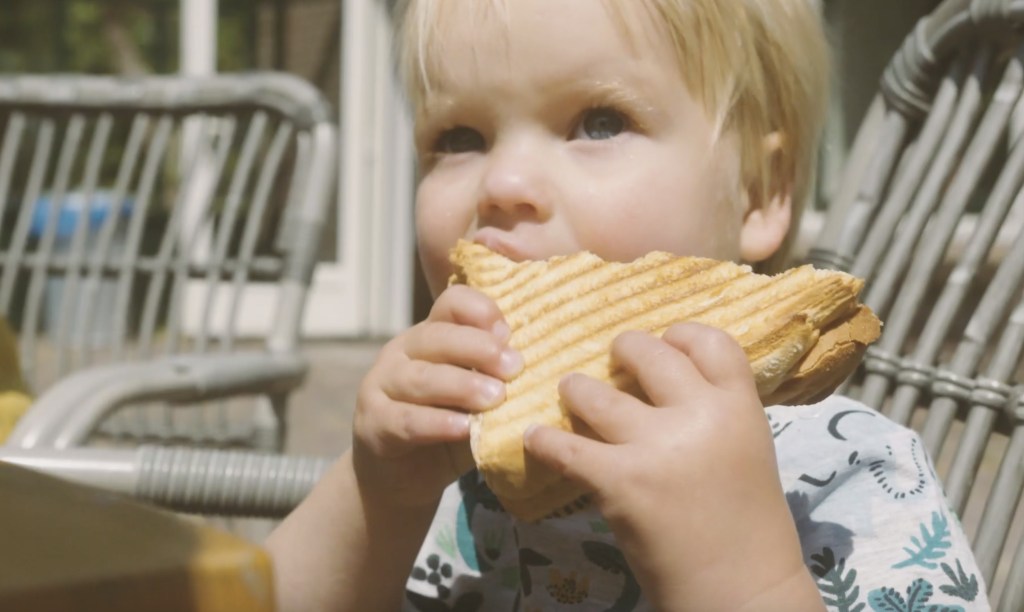 Delicious Dutch pancake served at De Kneinsberg. Visit us for a delightful dining experience in a historic setting.