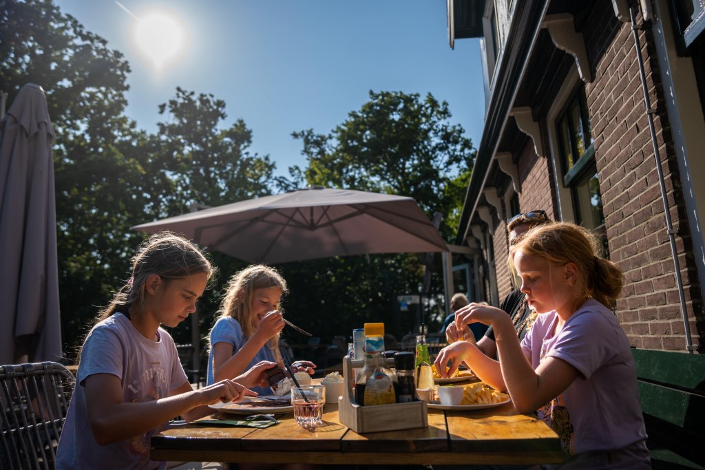 Delicious Dutch pancake served at De Kneinsberg. Visit us for a delightful dining experience in a historic setting.